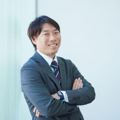 写真:若い男性スタッフ